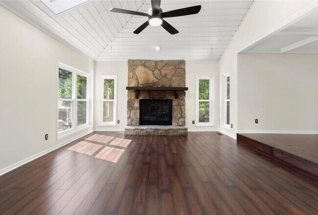 Foto del edificio - 2193 Oakrill Ct
