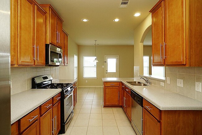 Building Photo - 7406 Valentine Ln