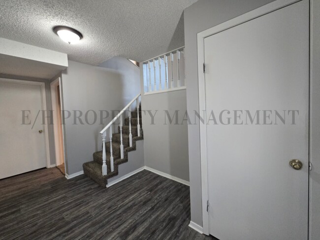 Foto del edificio - 6110 N Forestor Dr