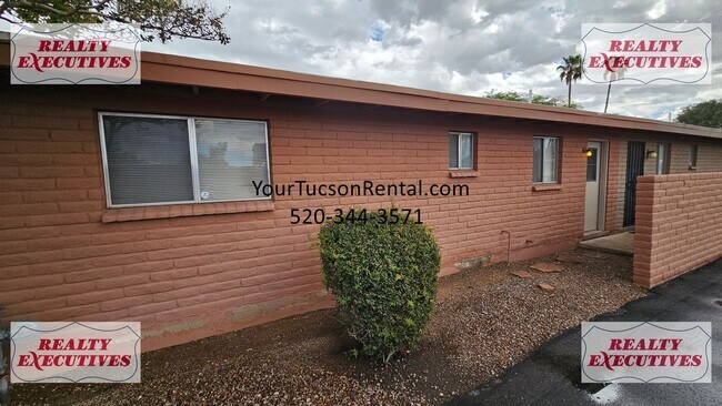 Foto del edificio - Country Club & Fort Lowell area - 2 Beds 1 bath with AC