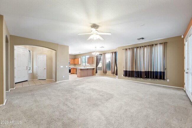 Foto del edificio - 10870 W Chase Ln