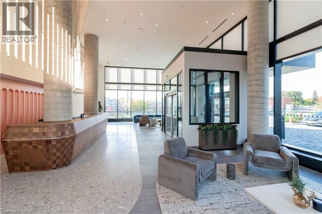 Building Photo - 25 Wellington St S