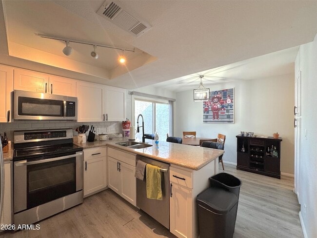 Building Photo - 314 E Embassy St