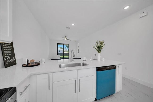 Building Photo - 936-938 Homestead Rd S