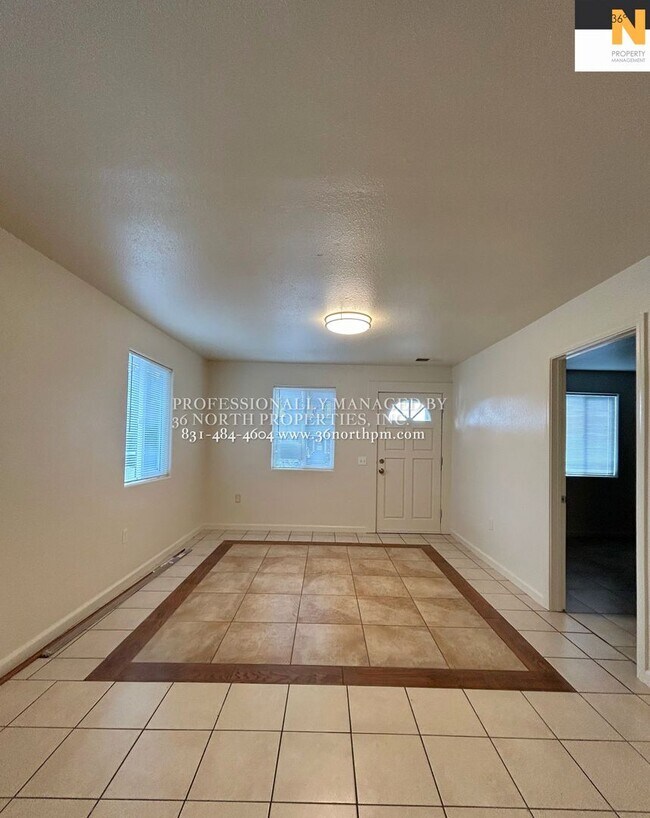 Building Photo - Newly Renovated 2BR/1 BA with Parking, Fru...