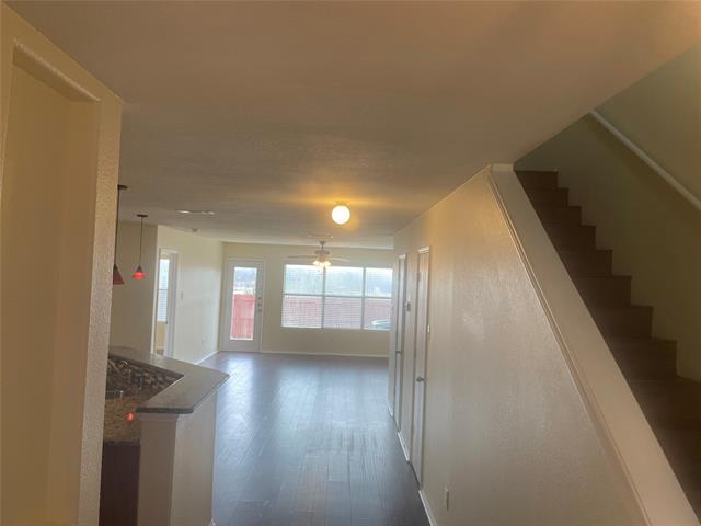 Foto del edificio - 7404 Howling Coyote Ln