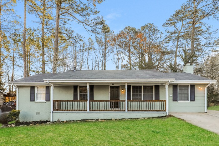 Foto principal - Convenient 3 Bedroom Home in Morrow, GA