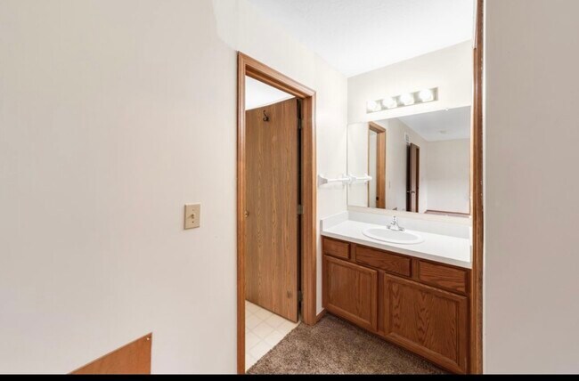 Foto del edificio - 281 Richards Cir