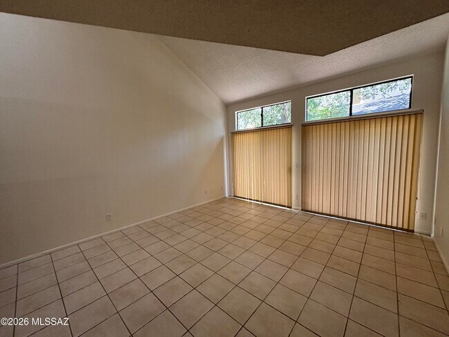 Building Photo - 3120 E Corte De La Raqueta
