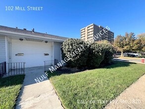 Building Photo - 102 Mill St