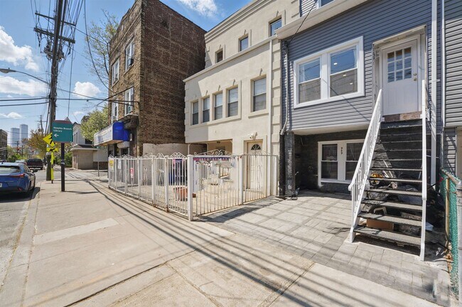 Foto del edificio - 949 Summit Ave