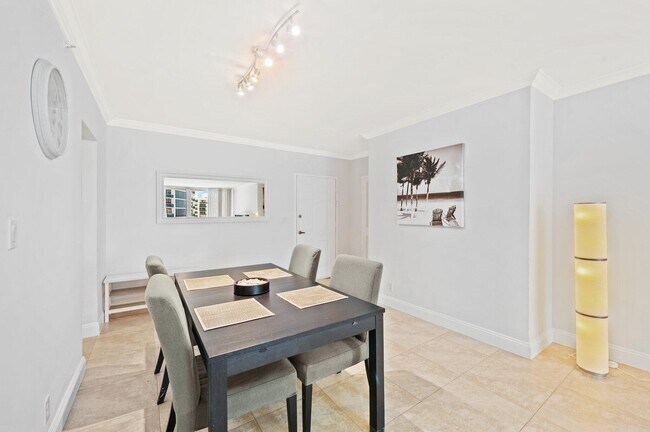 Building Photo - 2501 S Ocean Dr