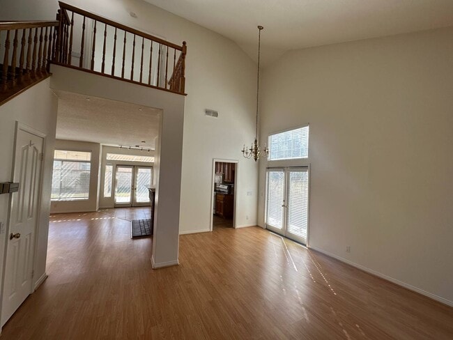Foto del edificio - 549 Timberwood Ave