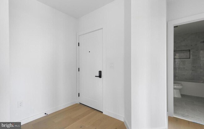 Building Photo - 30 Kennedy St NW