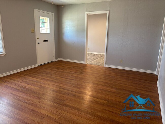 Building Photo - 2718 Rio Grande St