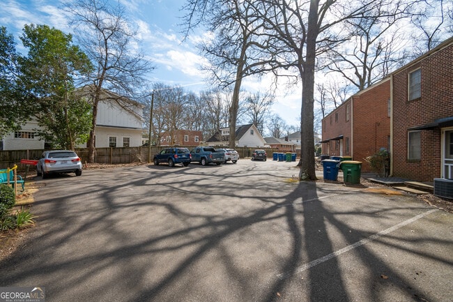 Building Photo - 1439 S Milledge Ave