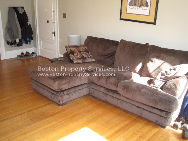 Foto del edificio - 43 Bay State Rd