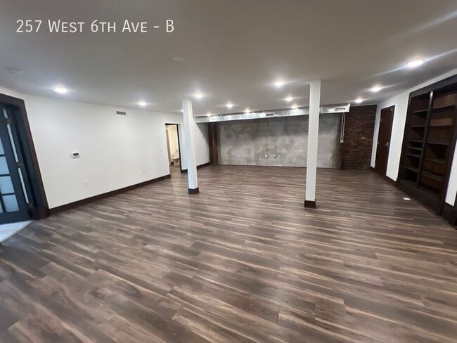 Building Photo - 257 W 6th Ave