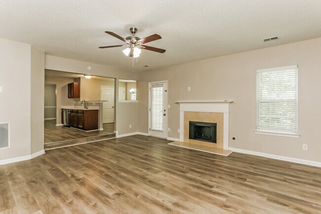 Building Photo - 3943 S River Ln