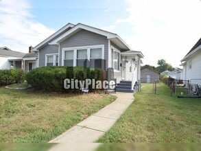 Building Photo - 1847 E Riverside Dr