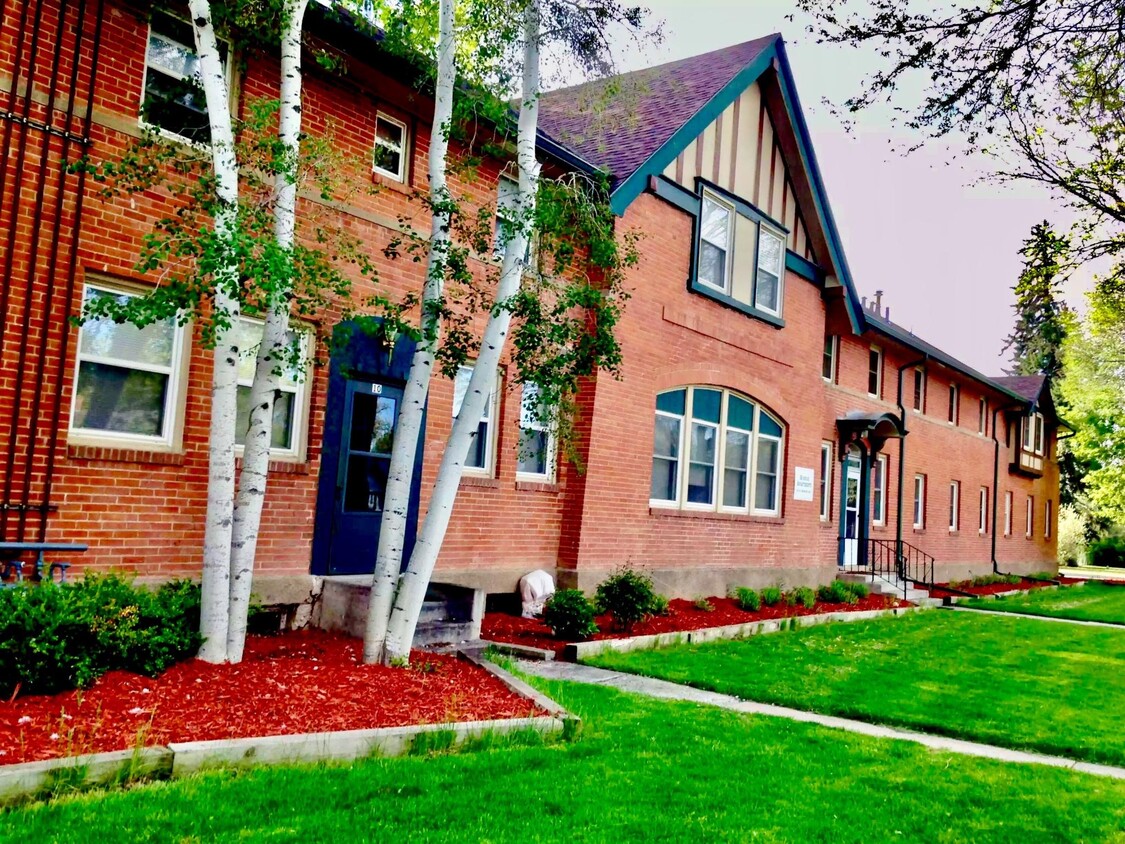 Primary Photo - 930 Monroe Ave