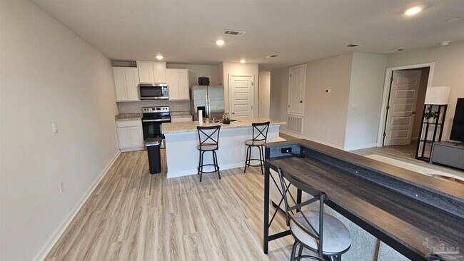 Foto del edificio - 4326 Redbay Ct