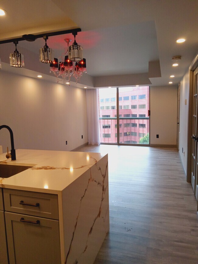 Foto del edificio - 4808 Moorland Ln