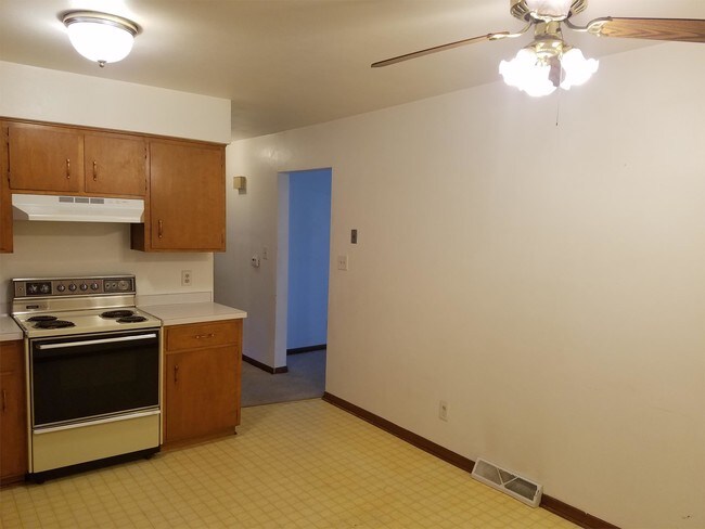 Building Photo - 1207 Orchard Dr