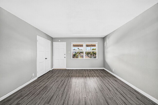 Foto del edificio - 445 W 15th St