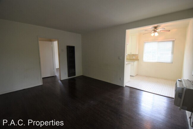 Building Photo - 1 br, 1 bath Apartment - 11054 Otsego Stre...