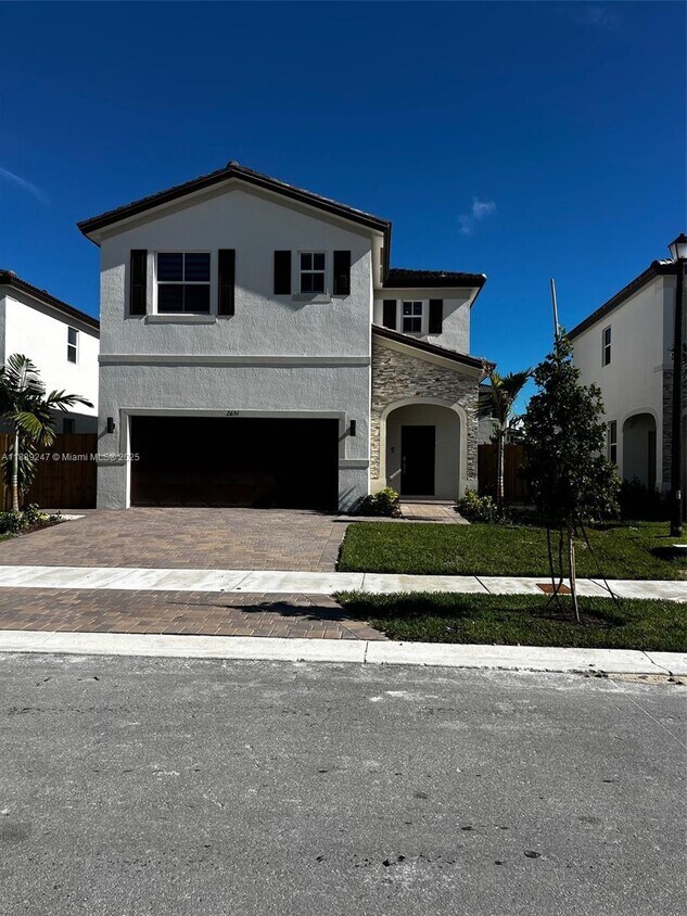 Foto principal - 2651 SE 24th Dr
