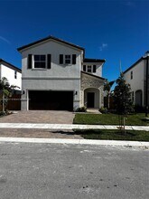 Building Photo - 2651 SE 24th Dr