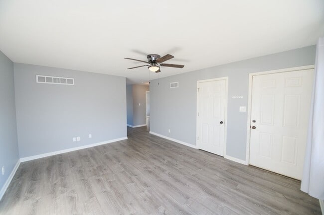 Foto del edificio - 5266-68 Plaza Ave