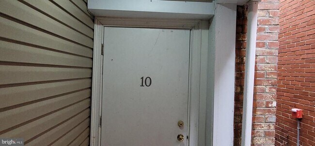 Foto del edificio - 1729 CENTRE Ave