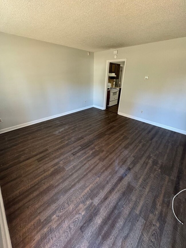 Building Photo - 3-Bedroom, 1.5-bathroom Brick Home with Garage ***RENT SPECIAL: FIRST MONTH FREE RENT!!!***