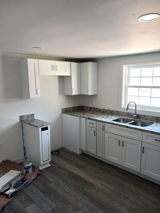 Building Photo - Renovated Two Bedroom House for Rent in La...