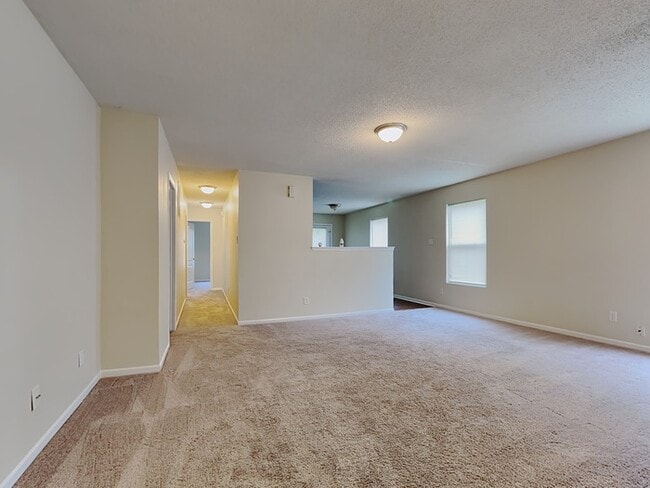 Building Photo - 7938 Hydrangea Ct