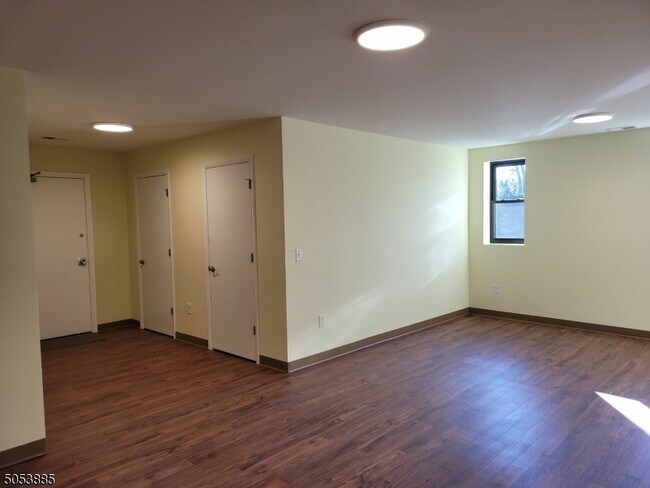 Building Photo - 1510 Park Ave