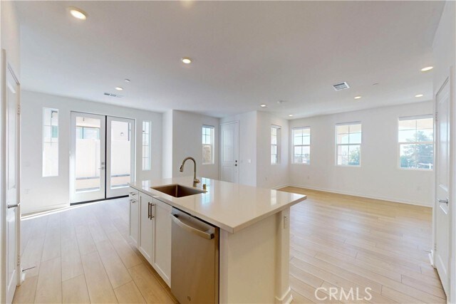 Foto del edificio - 8421 Gabrielino Ct