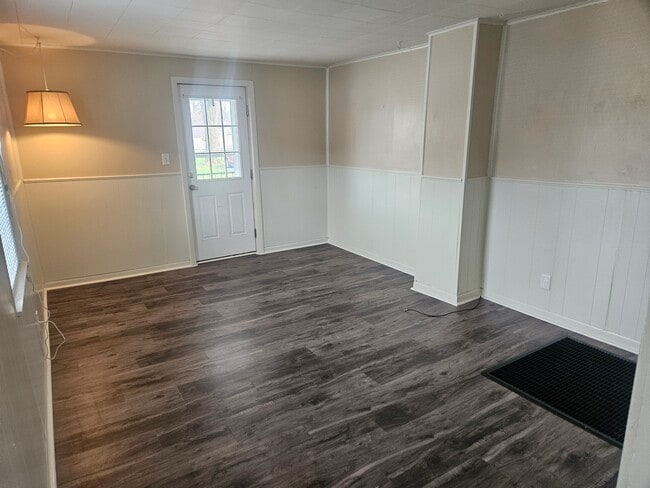 Building Photo - 125 Cherry St