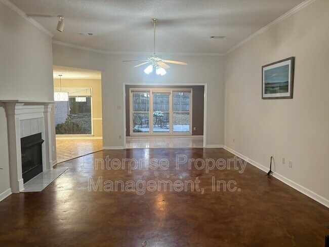 Foto del edificio - 6894 Hedgewood Ln