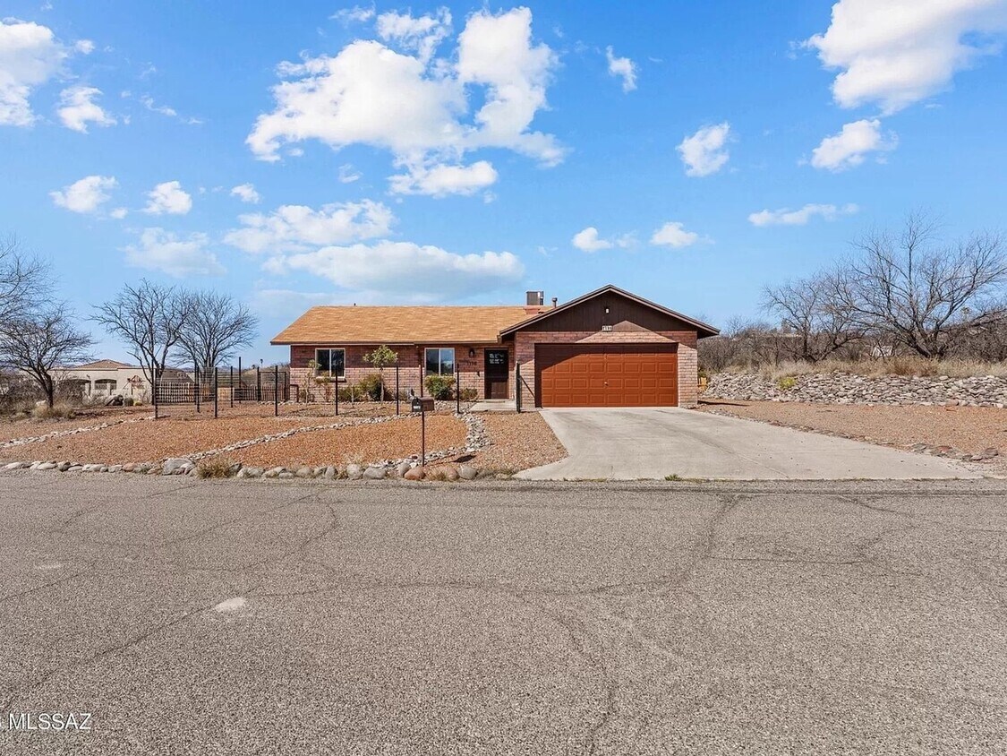 Foto principal - 3 Bedroom Single Family Home in Rio Rico