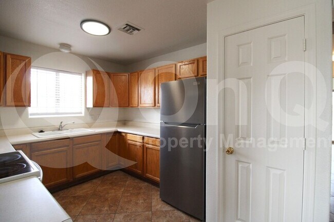 Foto del edificio - 144 W Lincoln Ave