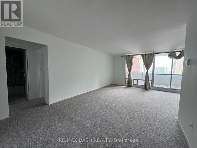 Photo du bâtiment - 1 Massey Square