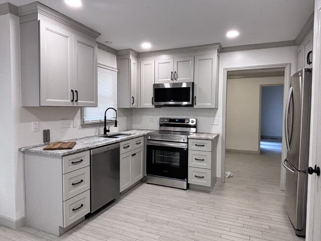 Foto del edificio - 2221 Pauls Penny Ln