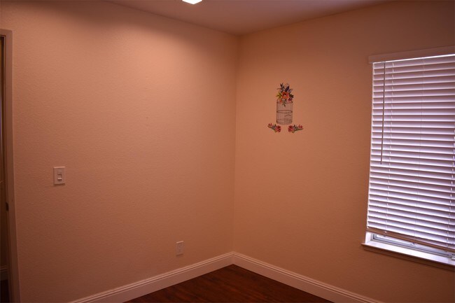 Building Photo - 424 Canyon Creek Dr