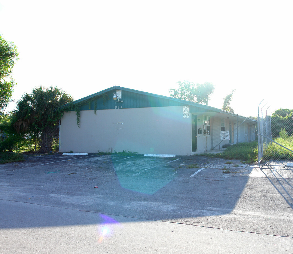 Primary Photo - 816-824 NW 1st Ave