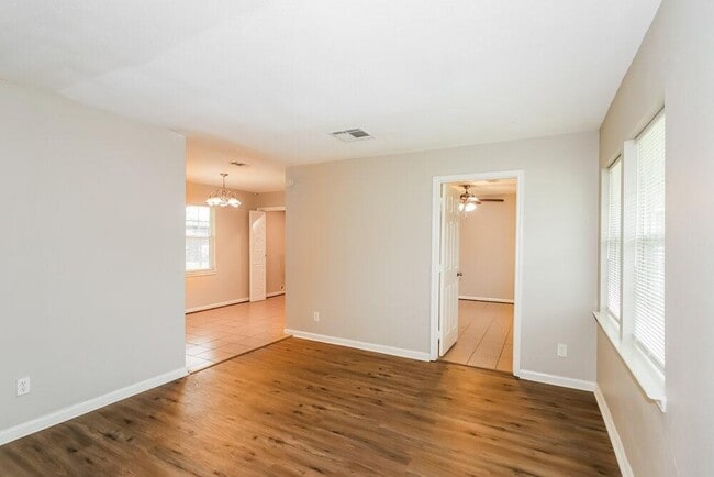 Building Photo - 1202 Trimm Ave