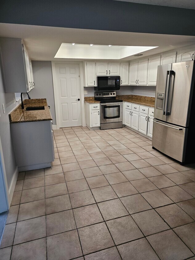Foto principal - 6107 Hickory Dr