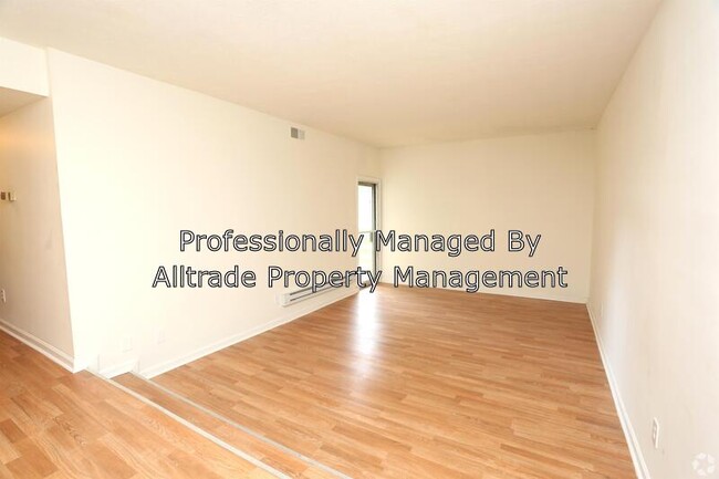 Building Photo - 1760 McCullough Dr